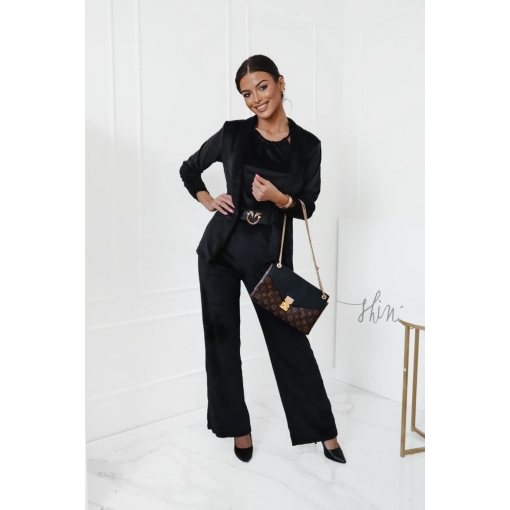 Możliwość połączenia z marynarką, także dostępną w sprzedaży!