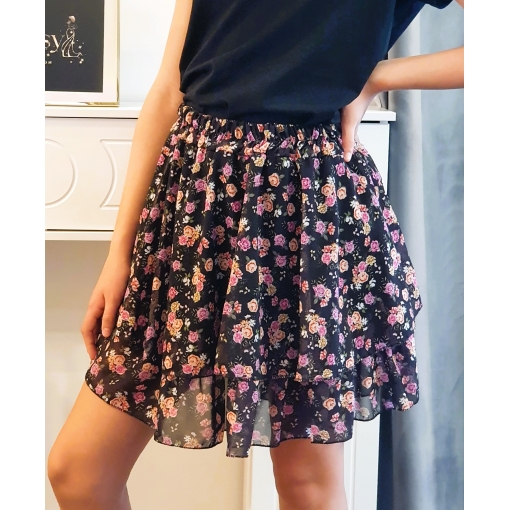 SZYFONOWA KRÓTKA SPÓDNICA CZARNA W MAŁE KWIATKI